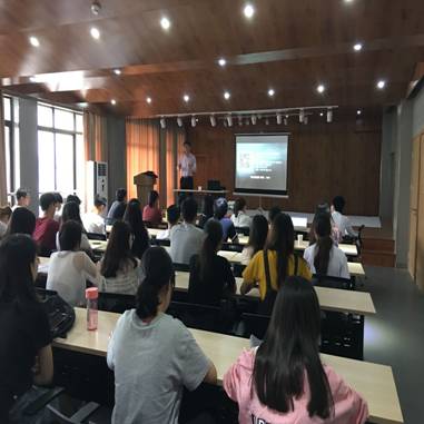 Macintosh HD:Users:malianlian:Desktop:南京理工大学工业设计中心王寒应邀赴porn直播
开展学术报告-新闻稿:QQ图片20180529160740.jpg